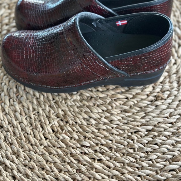 Sanita Professional Nursing Clogs - Picture 7 of 9